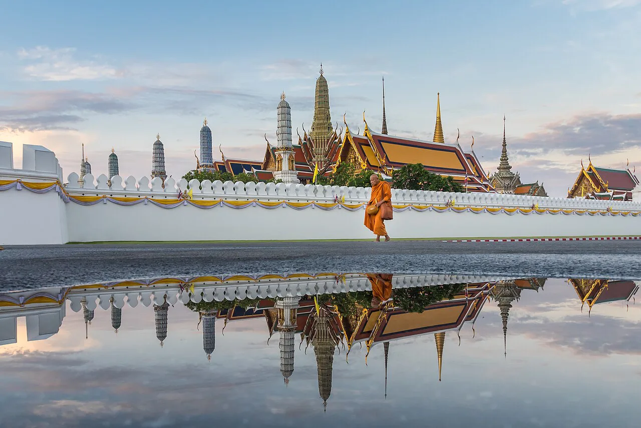 พระคาถามหาจักรพรรดิ (หลวงปู่ดู่ พฺรหฺมปญฺโญ) — บทสวด พร้อมความหมาย