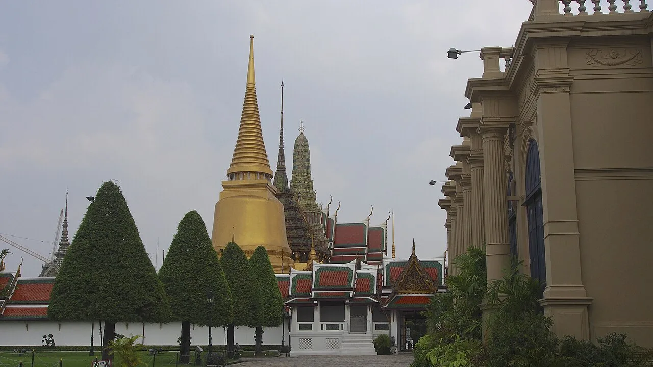 พระบรมมหาราชวัง — หัวใจของกรุงรัตนโกสินทร์ ประวัติ ความสำคัญ และสิ่งที่ต้องรู้ก่อนไป
