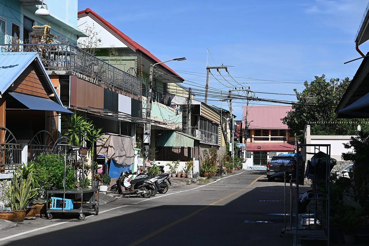 รีไฟแนนซ์บ้าน คืออะไร คุ้มเมื่อไหร่ — ลดดอกได้เท่าไหร่ และค่าใช้จ่ายที่ต้องรู้