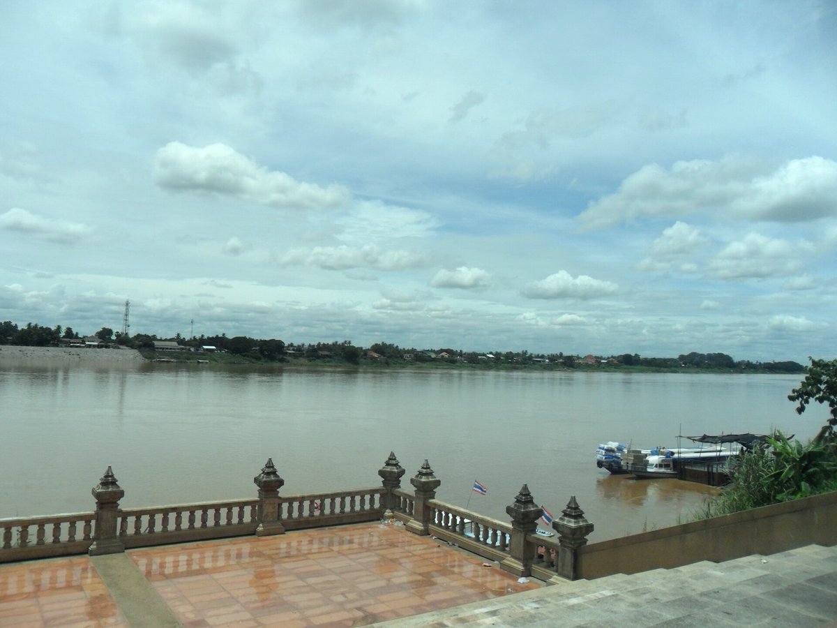 ประเพณีบั้งไฟพญานาค — ปริศนาแสงลอยเหนือแม่น้ำโขง