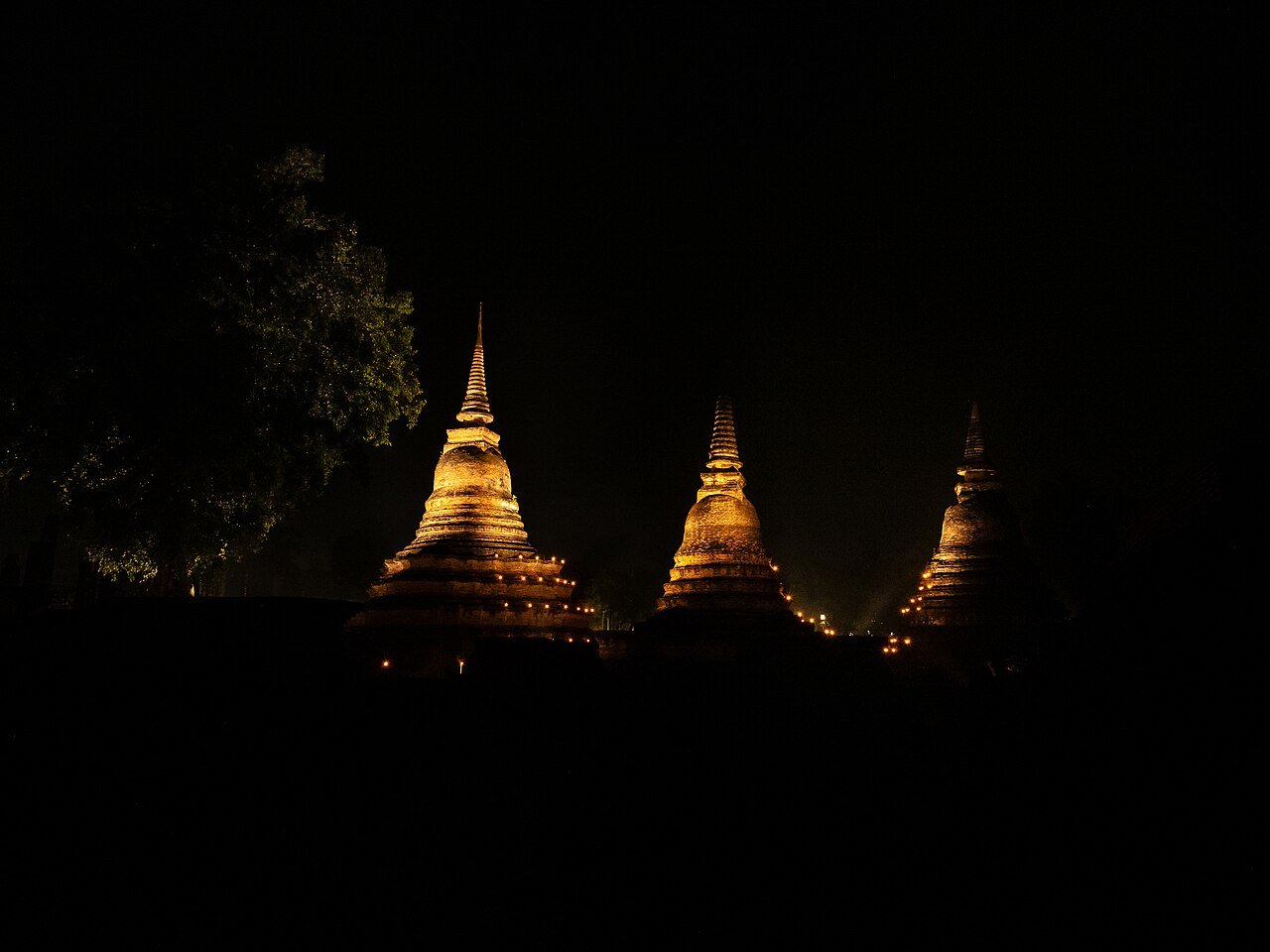 แสงเทียนในเทศกาลลอยกระทง