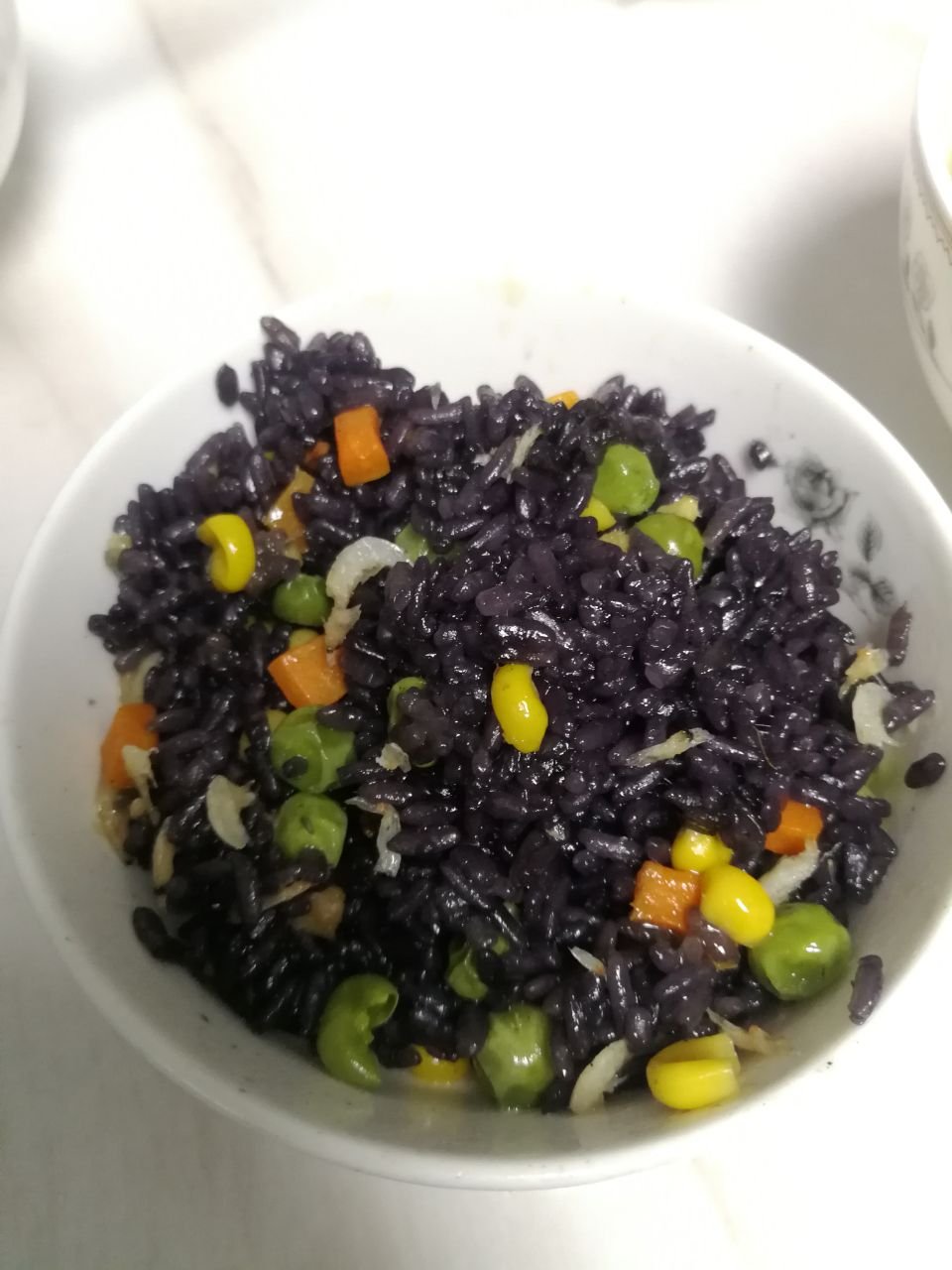 ข้าวสีหุงสุกในถ้วย