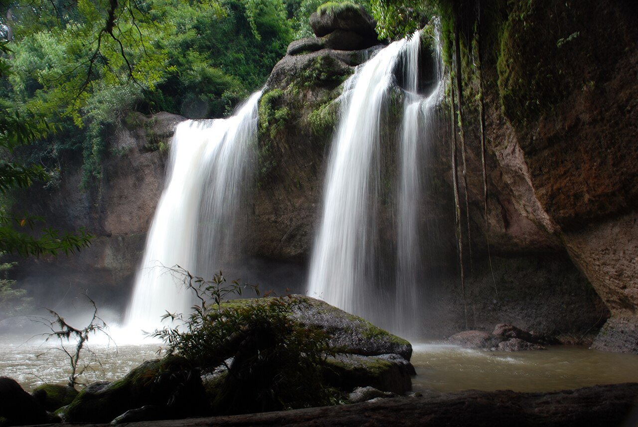 น้ำตกเหวนรกในอุทยานแห่งชาติเขาใหญ่