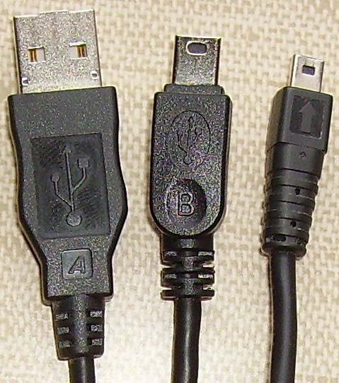 หัวต่อ USB หลายแบบรวม USB-C