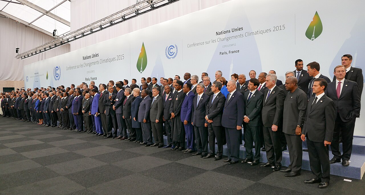 ผู้แทนจากประเทศต่างๆ ในการประชุม COP21 ที่กรุงปารีส ปี 2558