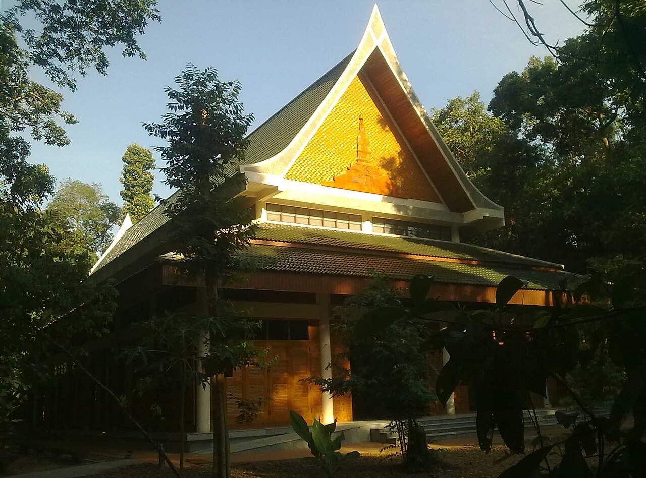 ศาลาปฏิบัติธรรมในวัดป่า