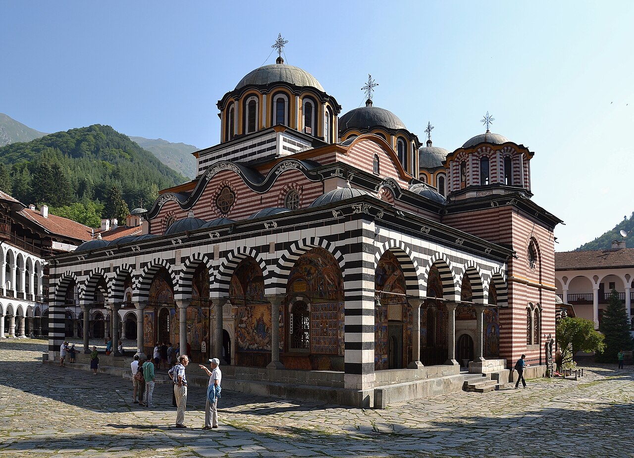 สิ่งมหัศจรรย์บัลแกเรีย (Bulgaria) — อารามริลา อารามลายขาวดำกลางหุบเขาที่มีจิตรกรรมฝาผนังนับพันภาพ