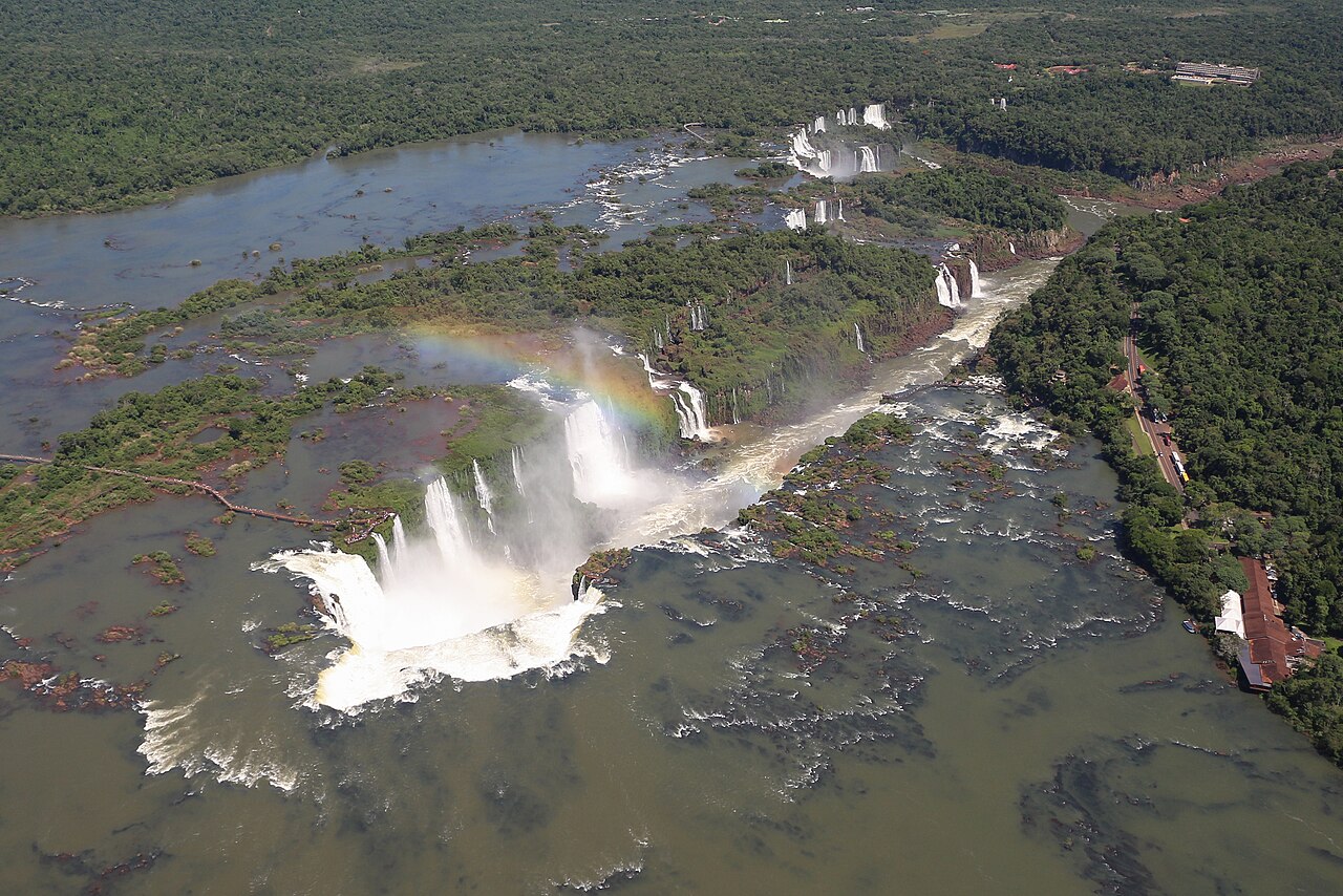 สิ่งมหัศจรรย์บราซิล (Brazil) — น้ำตกอีกวาซู ระบบน้ำตกที่ใหญ่ที่สุดในโลกบนพรมแดนบราซิล–อาร์เจนตินา