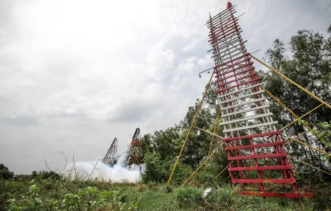 ประเพณีบุญบั้งไฟ อีสาน — จรวดขอฝนและวัฒนธรรมชาวนา