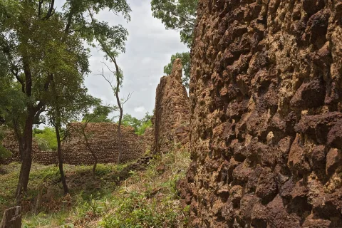 สิ่งมหัศจรรย์บูร์กินาฟาโซ (Burkina Faso) — ซากโลโรเปนี กำแพงหินพันปีจากยุคการค้าทองคำข้ามซาฮารา