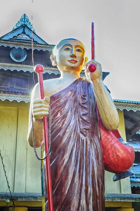คาถาบูชาพระสีวลี — พระอรหันต์ผู้เป็นเลิศด้านลาภสักการะ
